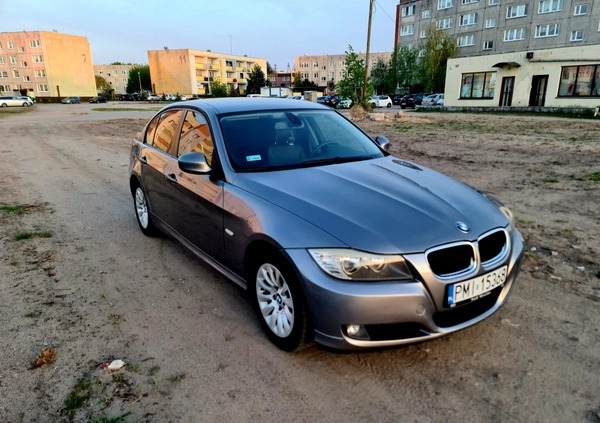 BMW Seria 3 cena 21900 przebieg: 261000, rok produkcji 2009 z Gniewkowo małe 137